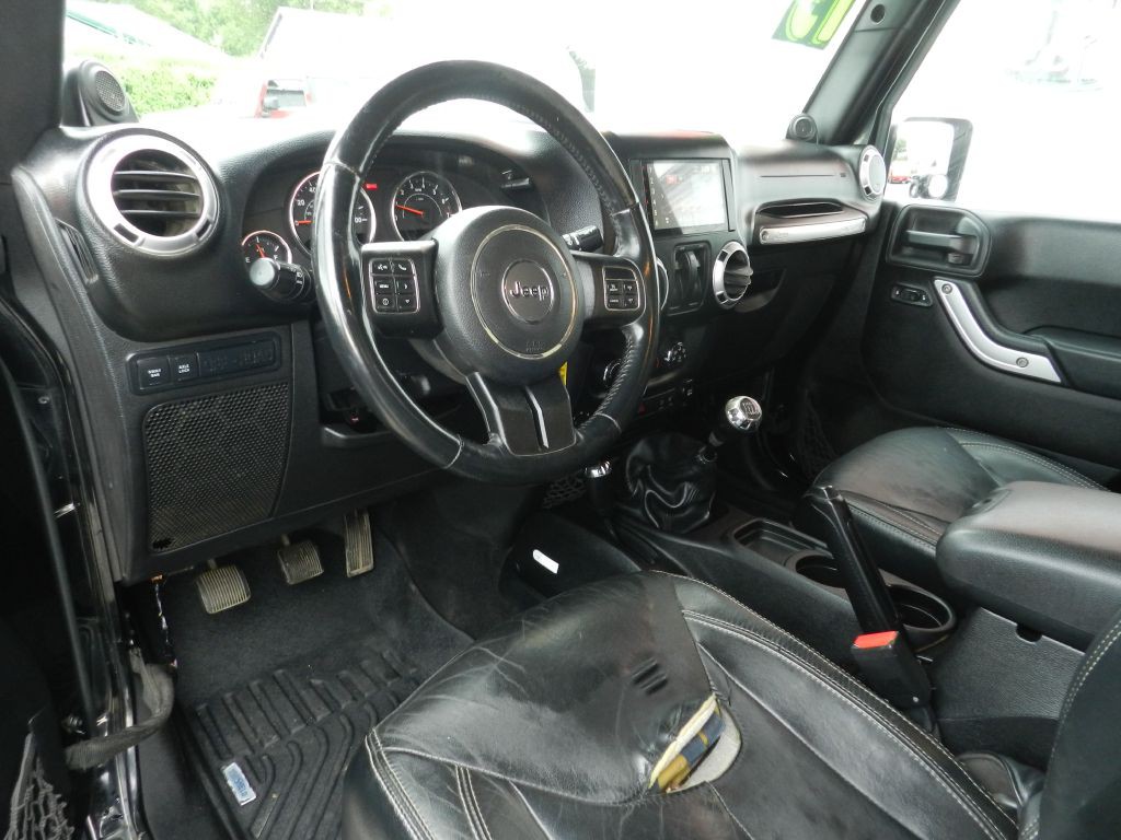2013 Jeep Wrangler Image 9