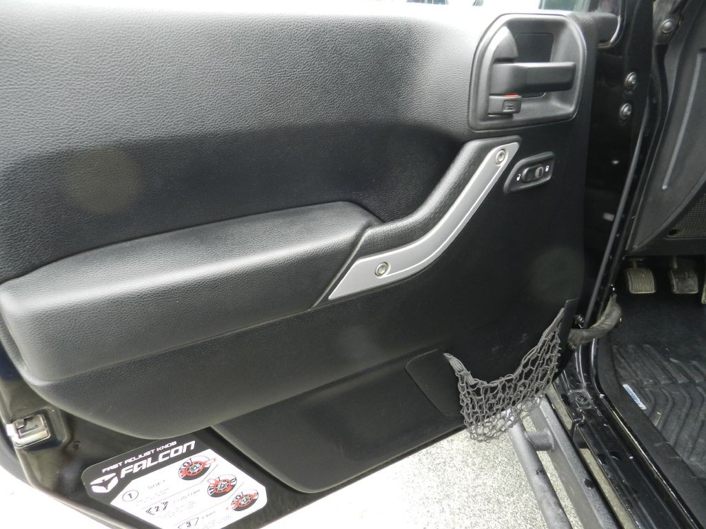 2013 Jeep Wrangler Image 15