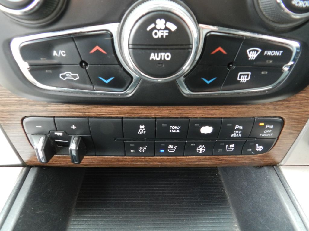 2016 RAM 3500 Image 17