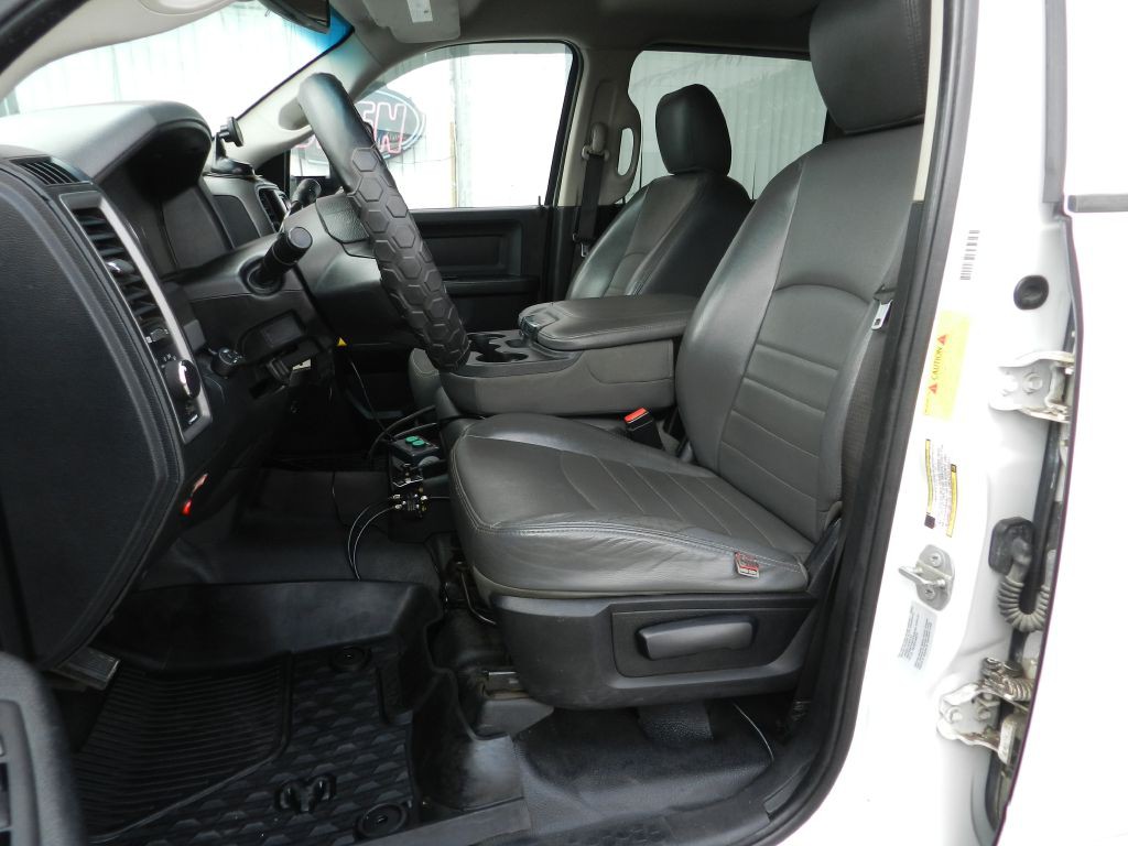 2015 RAM 5500 Image 2