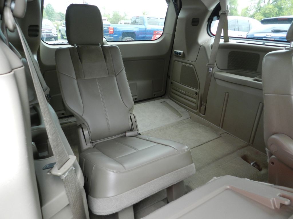 2014 Chrysler Town & Country Image 14