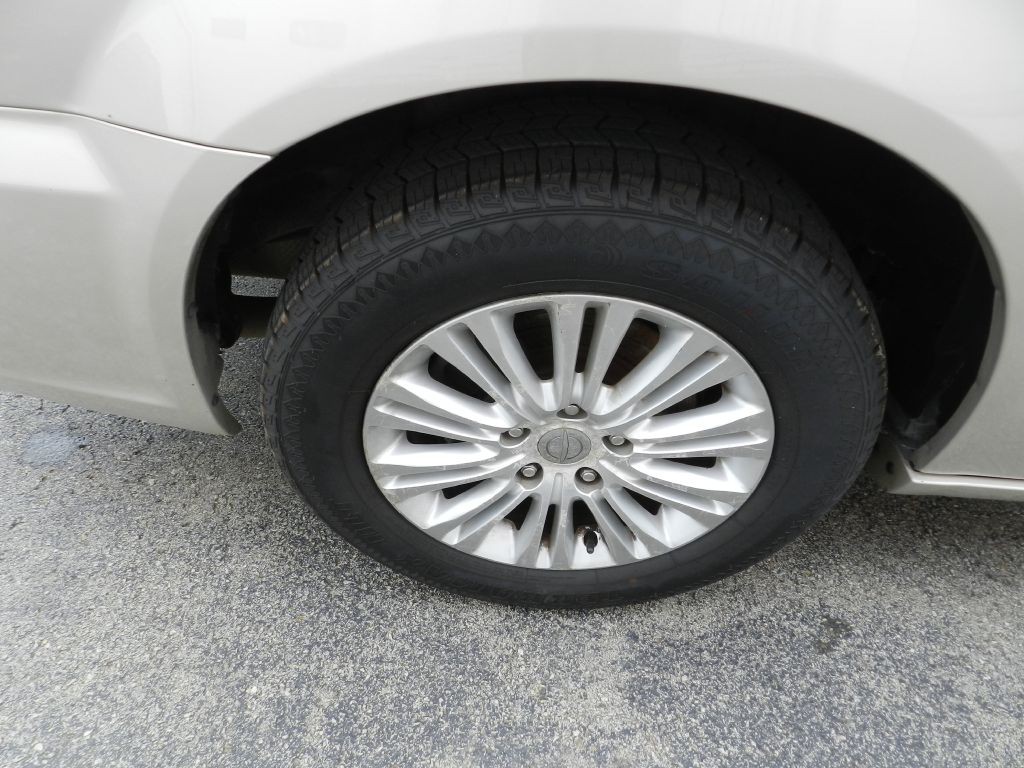 2014 Chrysler Town & Country Image 23