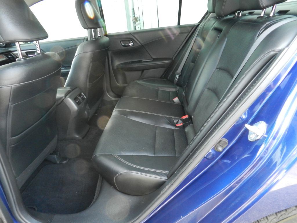 2017 Honda Accord Image 10