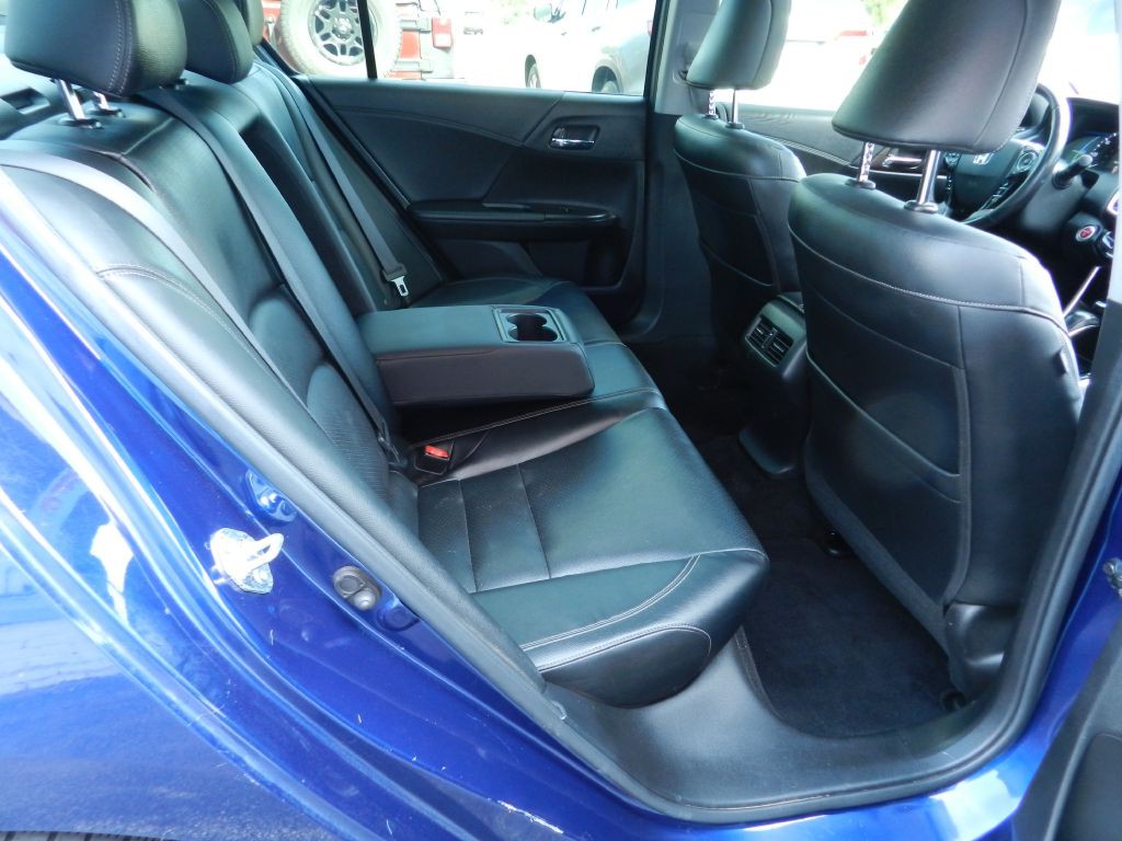 2017 Honda Accord Image 12