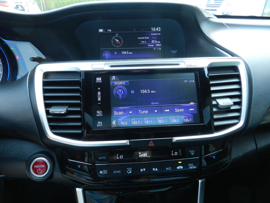 2017 Honda Accord Image 16