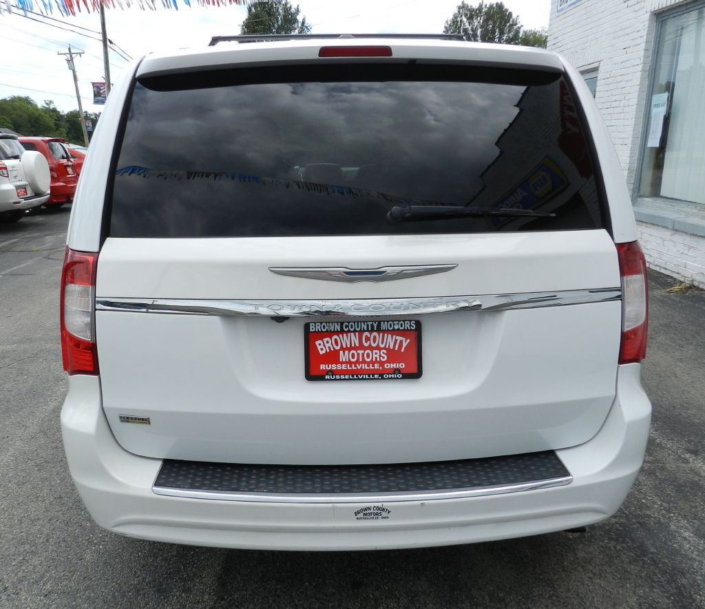 2014 Chrysler Town & Country Image 7