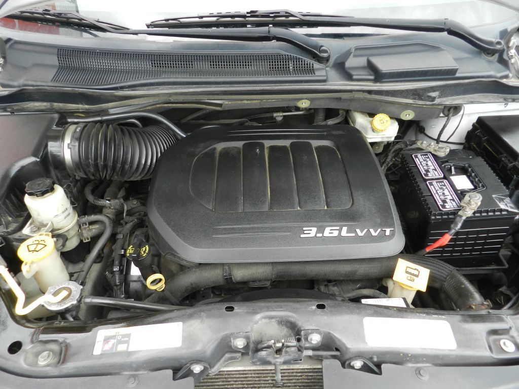 2014 Chrysler Town & Country Image 21