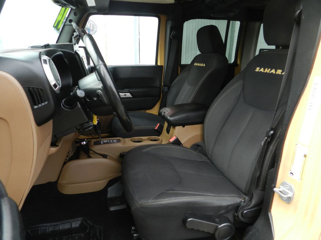 2014 Jeep Wrangler Unlimited Image 2