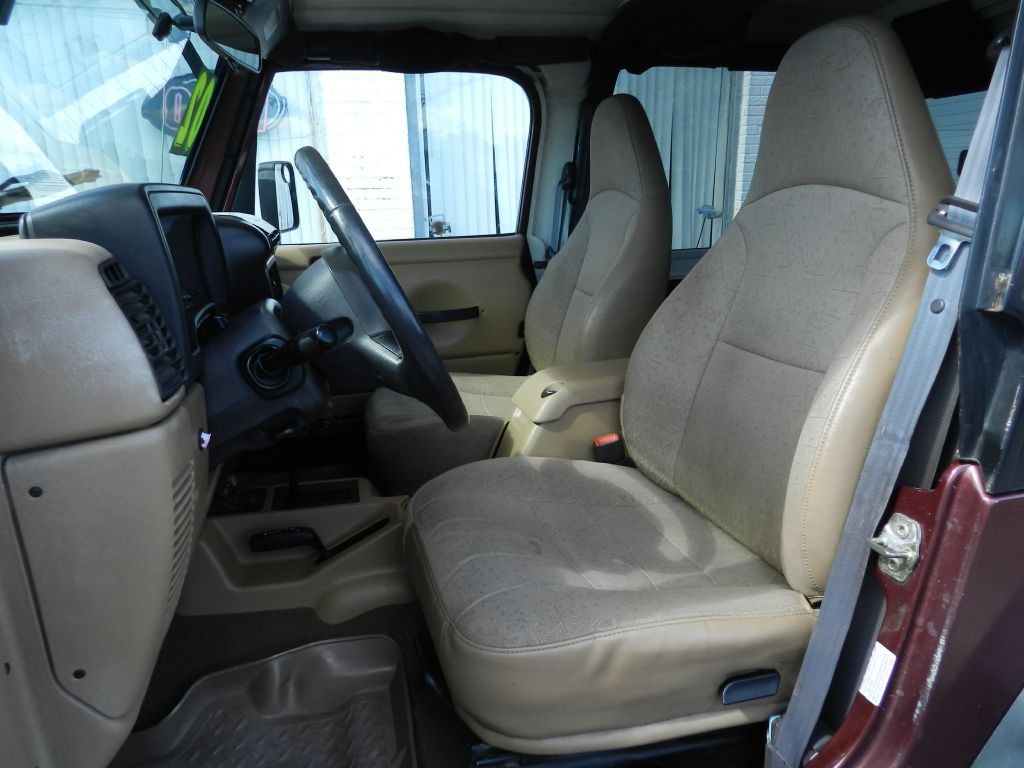 2002 Jeep Wrangler Image 2