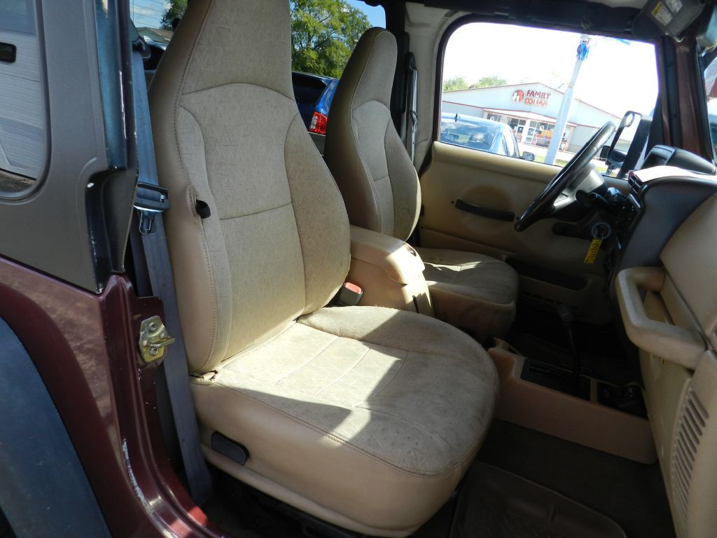 2002 Jeep Wrangler Image 11