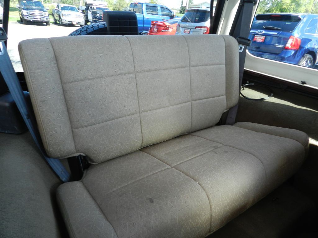 2002 Jeep Wrangler Image 12