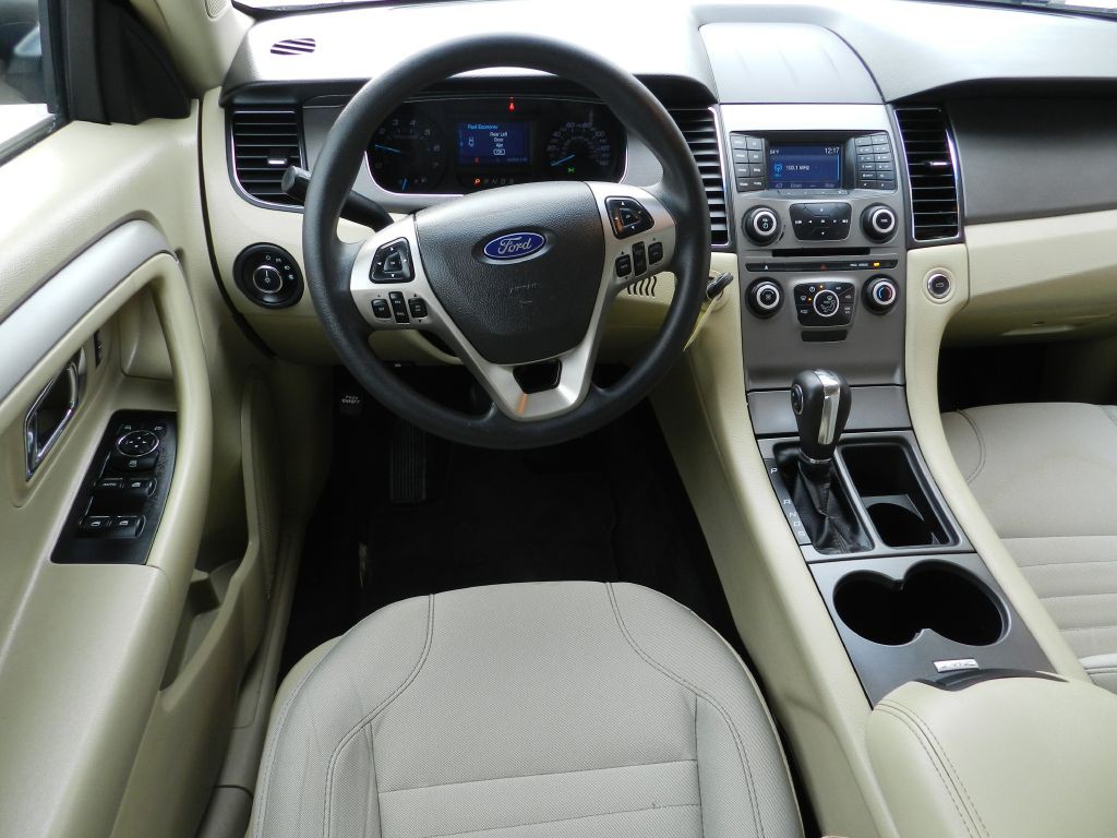 2018 Ford Taurus Image 9