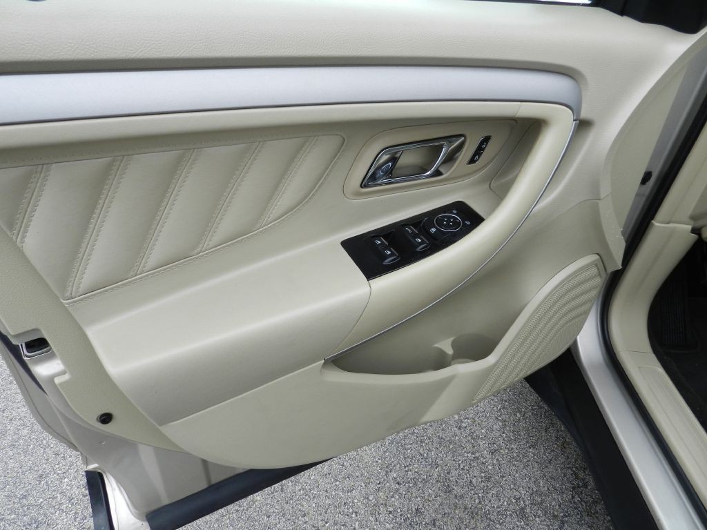 2018 Ford Taurus Image 14