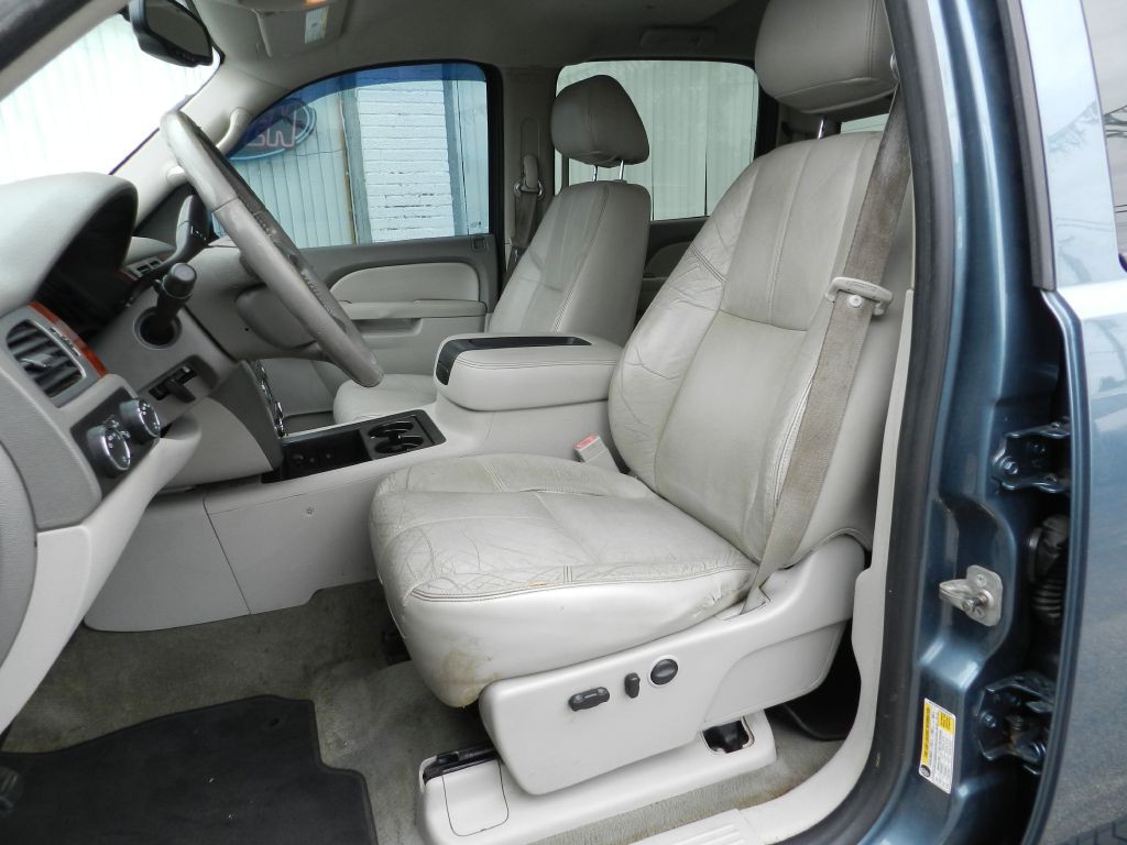 2011 GMC Sierra Image 2