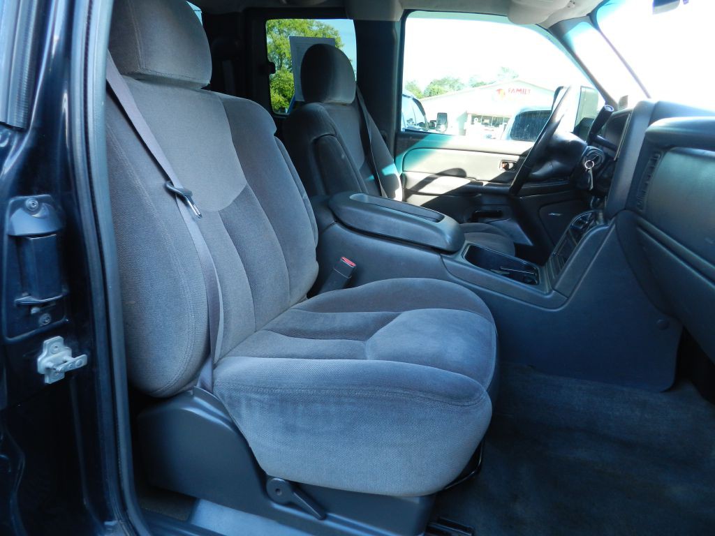 2004 GMC Sierra Image 11