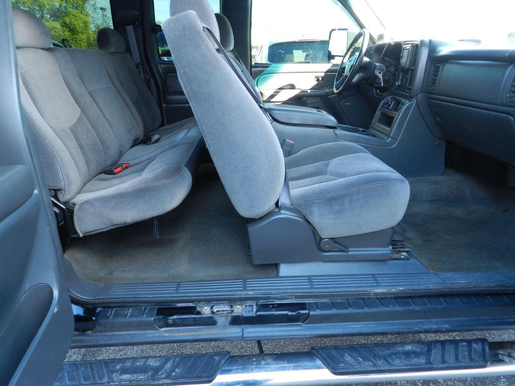 2004 GMC Sierra Image 12