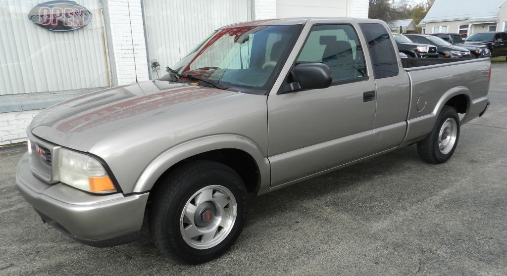 2001 GMC Sonoma Image 3
