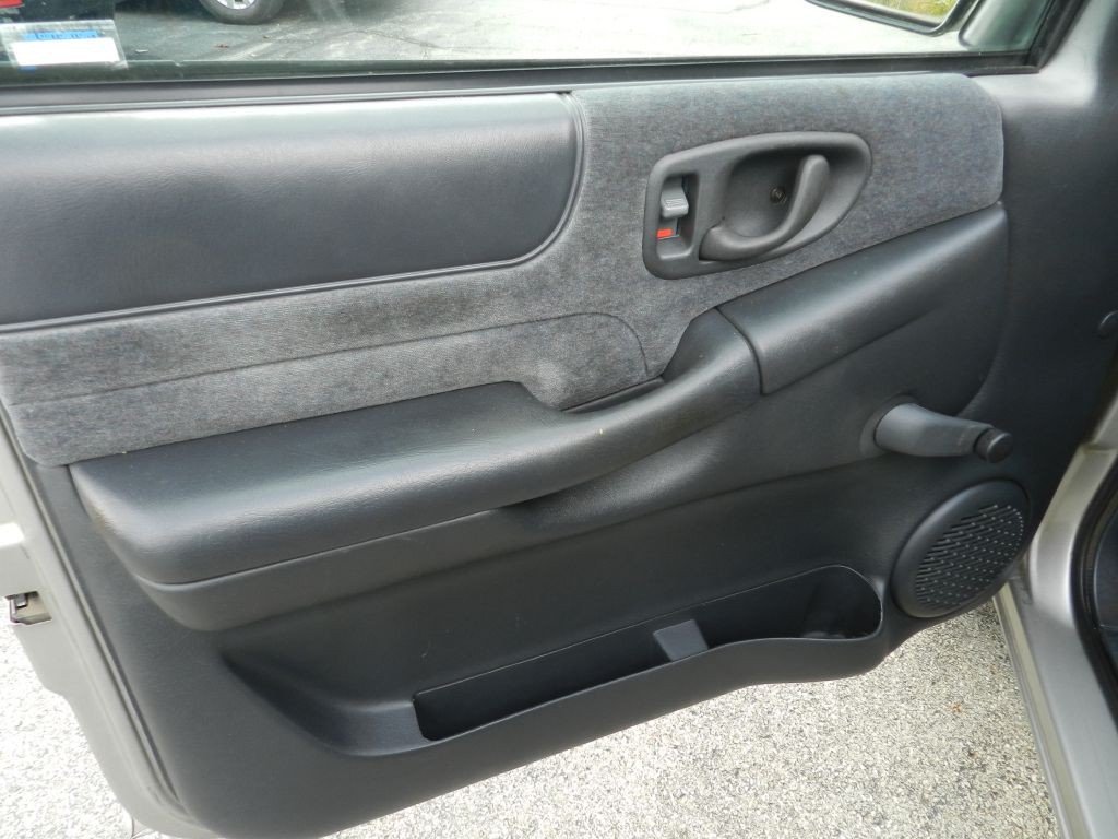 2001 GMC Sonoma Image 15