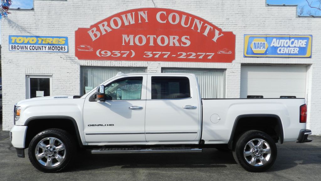 2017 GMC Sierra Image 1