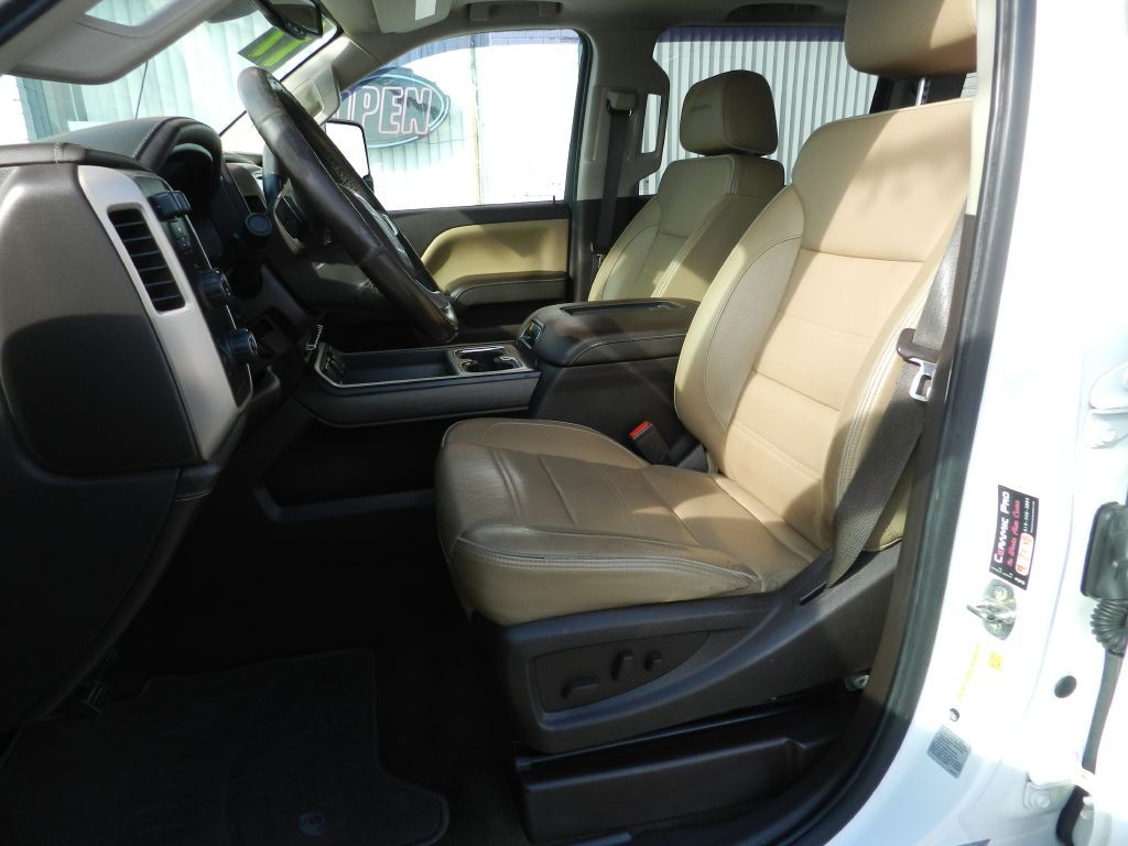 2017 GMC Sierra Image 2