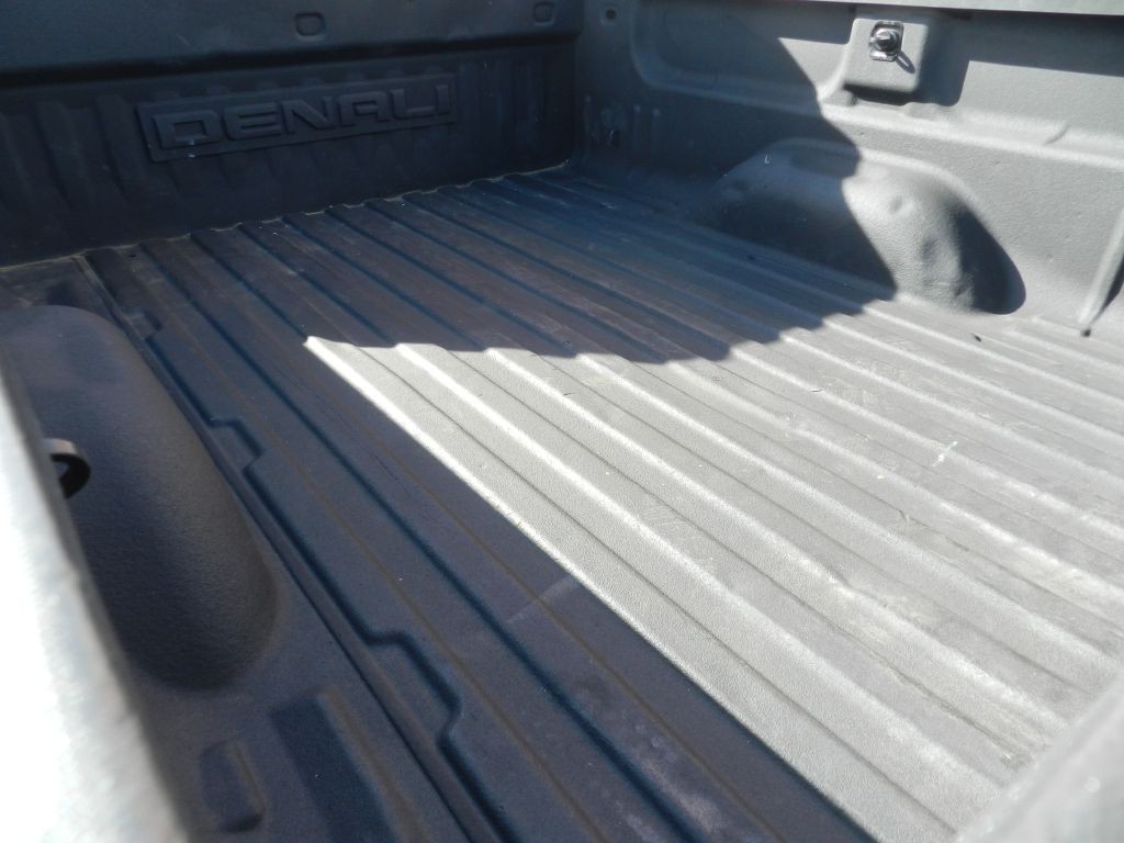 2017 GMC Sierra Image 18