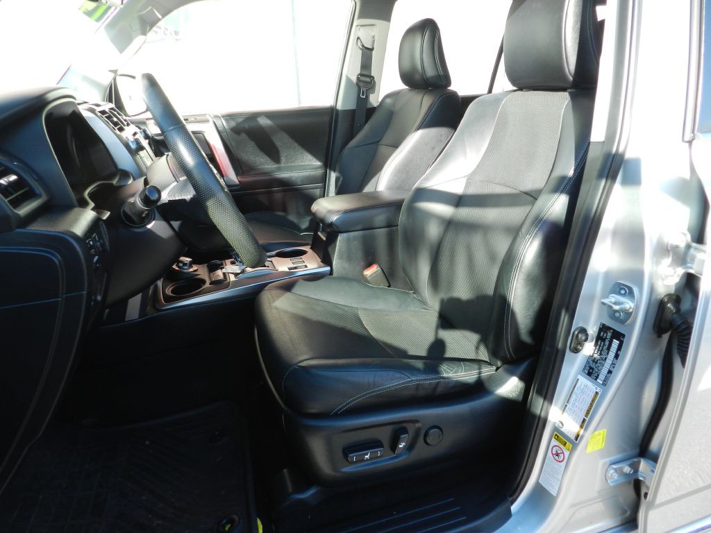 2014 Toyota 4Runner Image 2