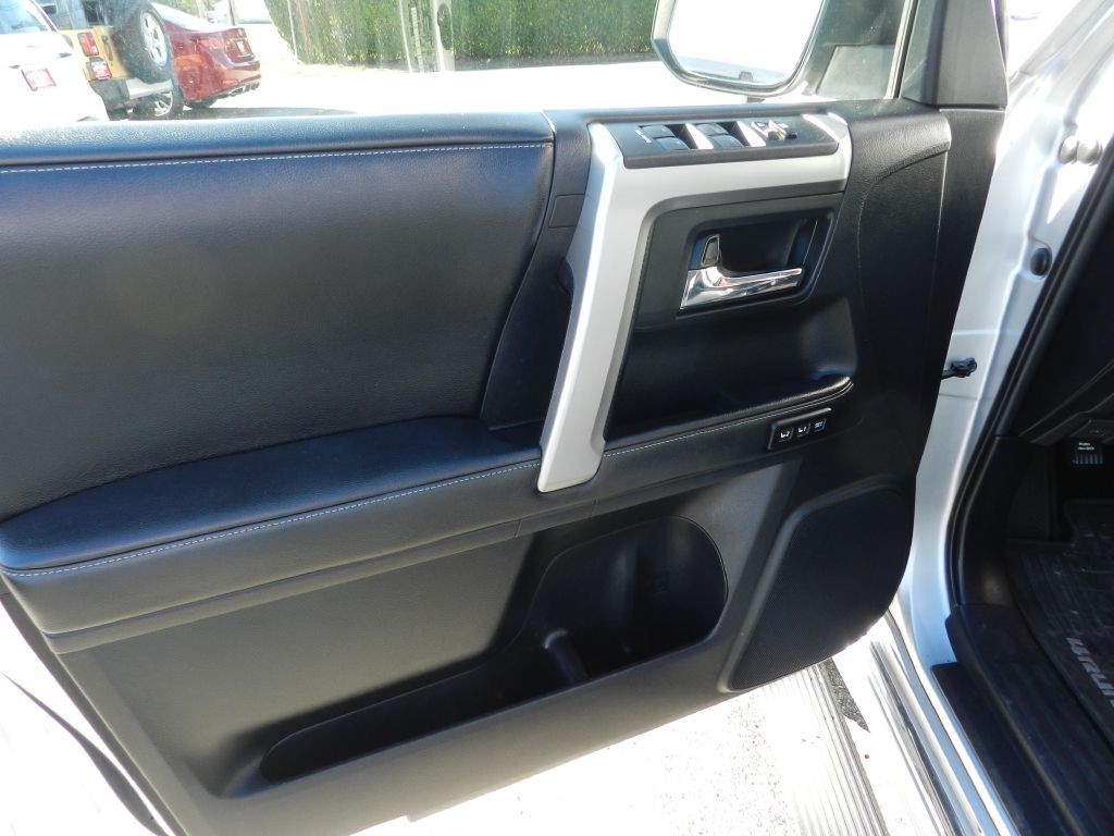 2014 Toyota 4Runner Image 17