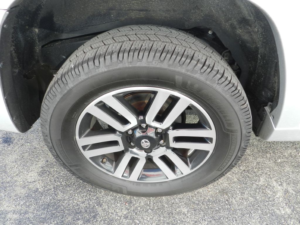 2014 Toyota 4Runner Image 23