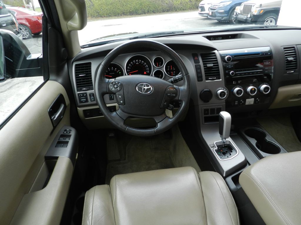 2010 Toyota Sequoia Image 9