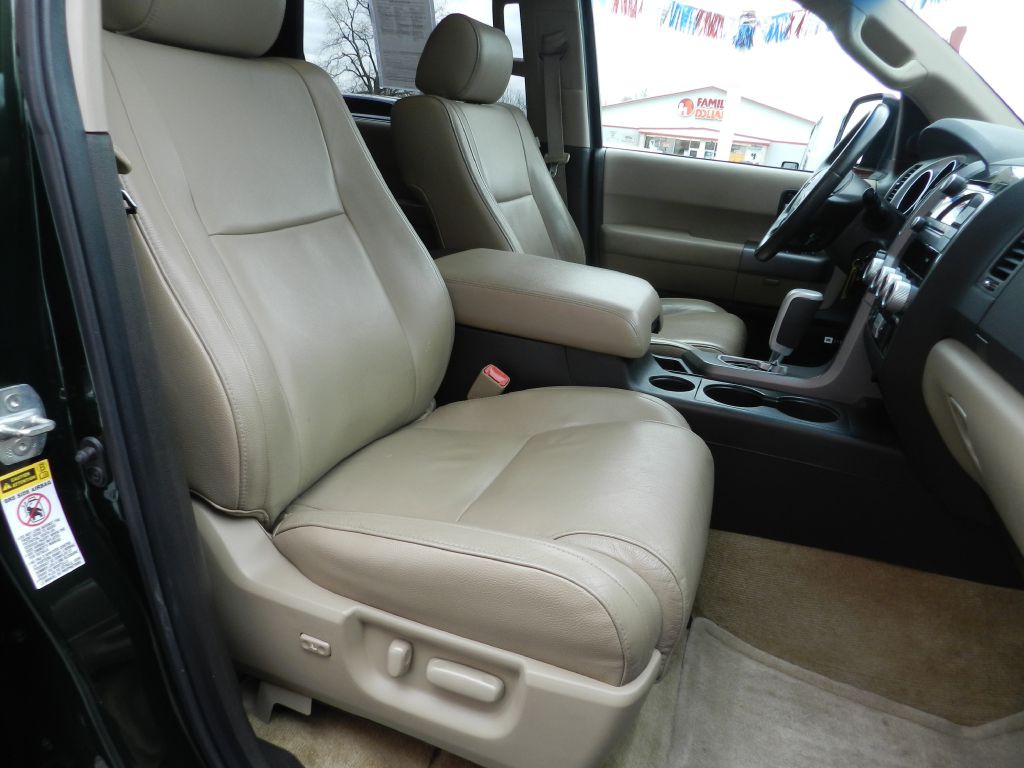 2010 Toyota Sequoia Image 12