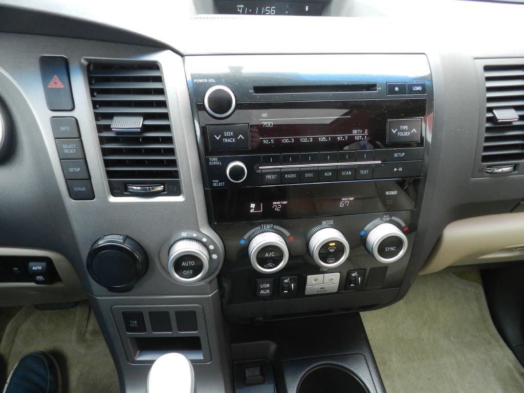 2010 Toyota Sequoia Image 20