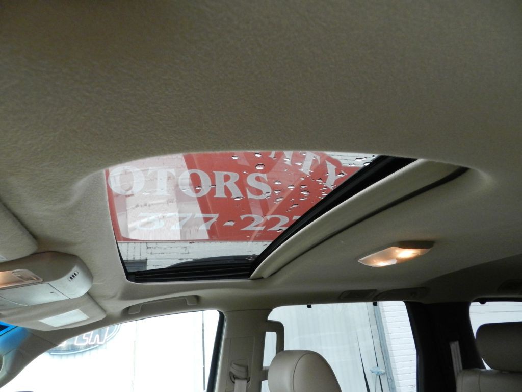 2010 Toyota Sequoia Image 21