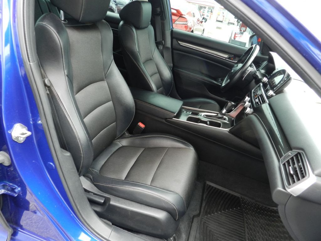 2018 Honda Accord Image 11