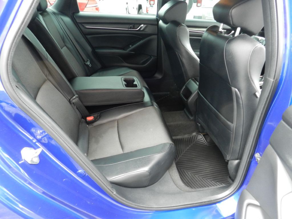 2018 Honda Accord Image 12