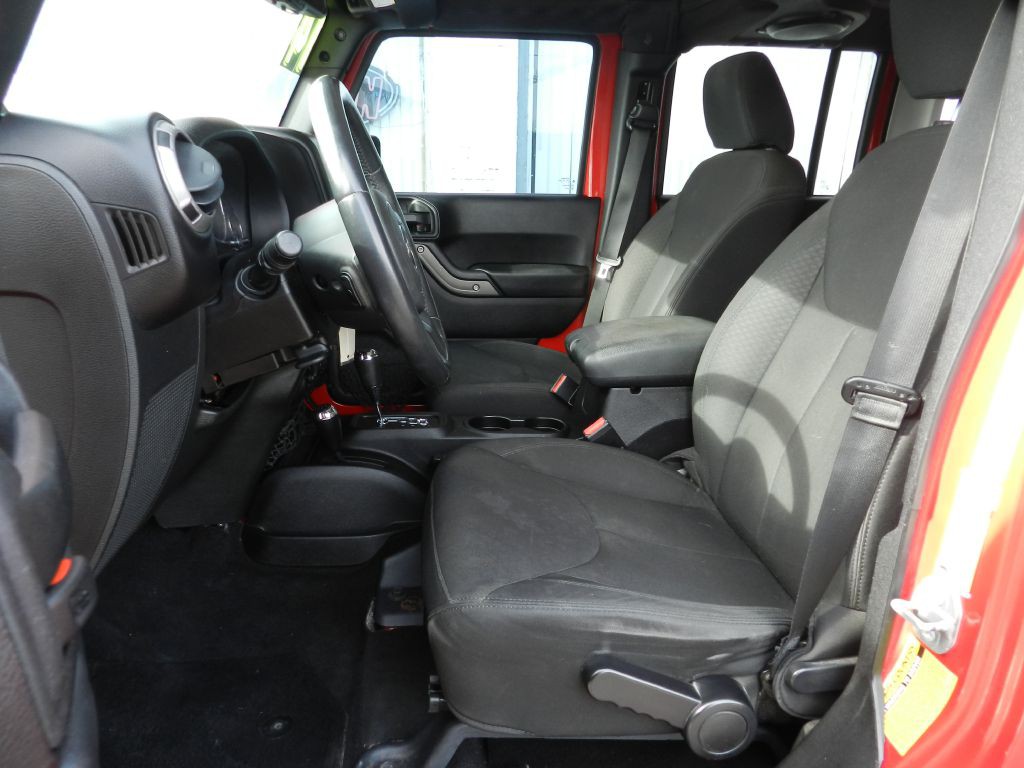 2014 Jeep Wrangler Unlimited Image 2