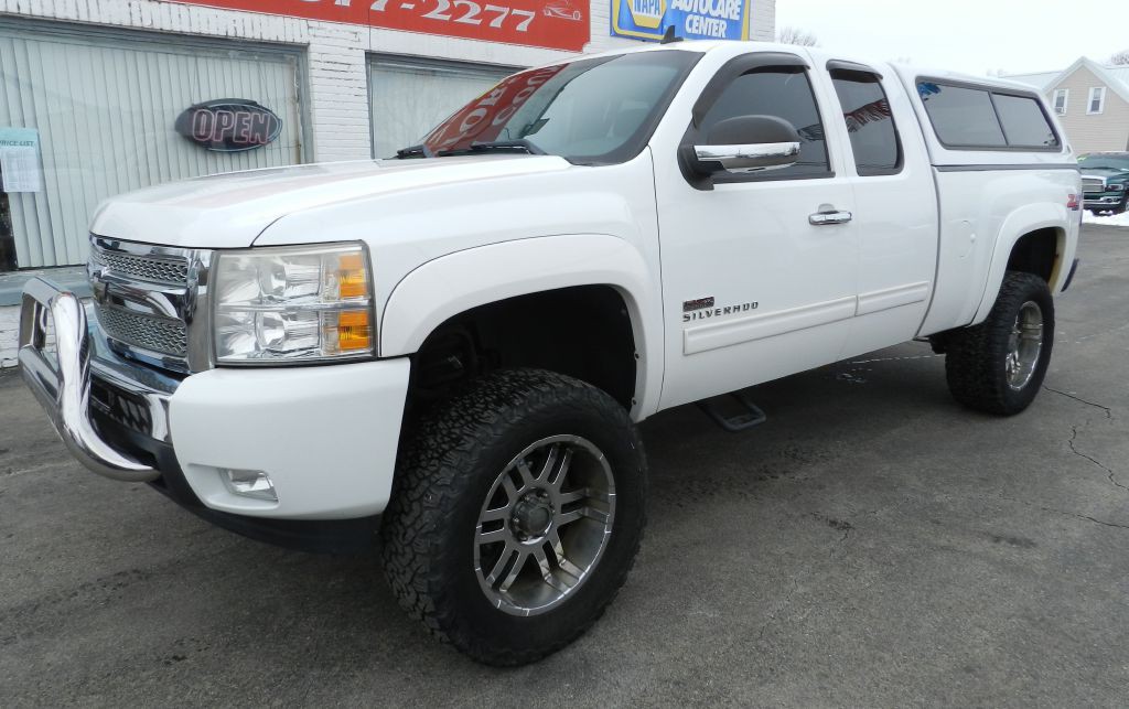 2011 Chevrolet Silverado 1500 Image 3