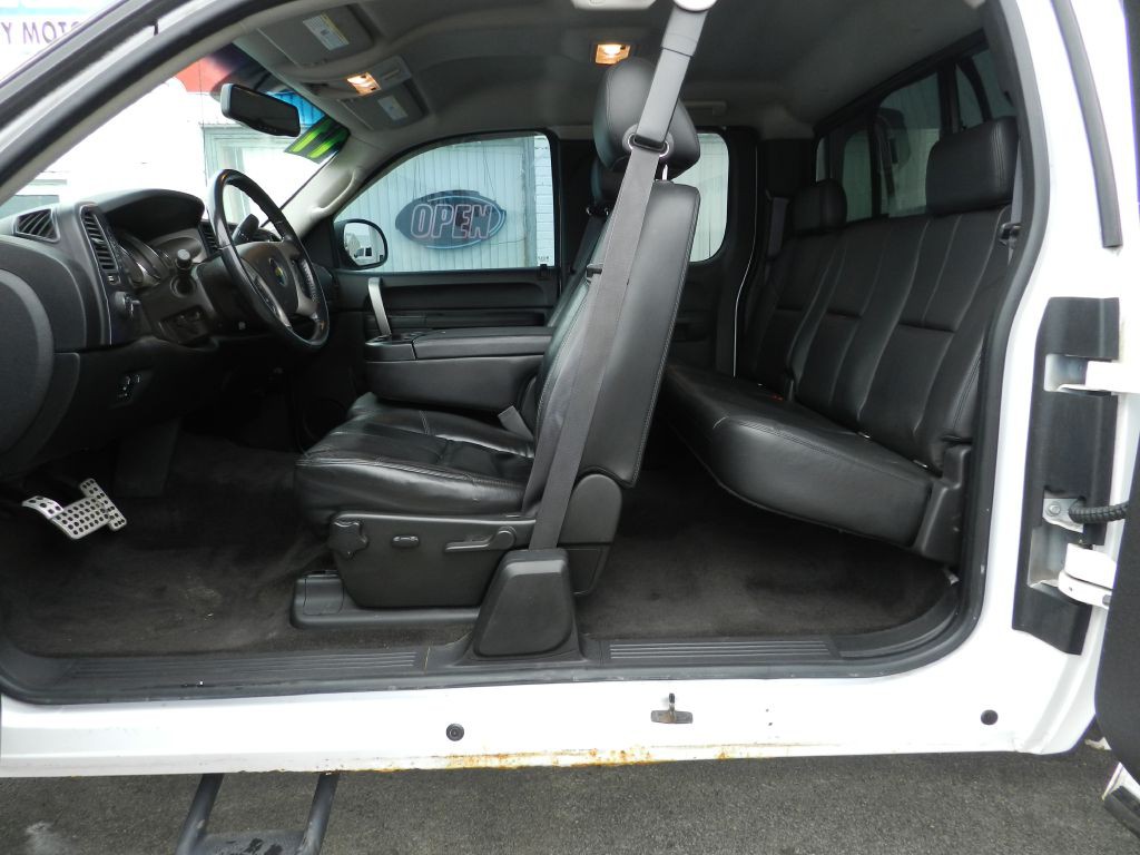 2011 Chevrolet Silverado 1500 Image 10