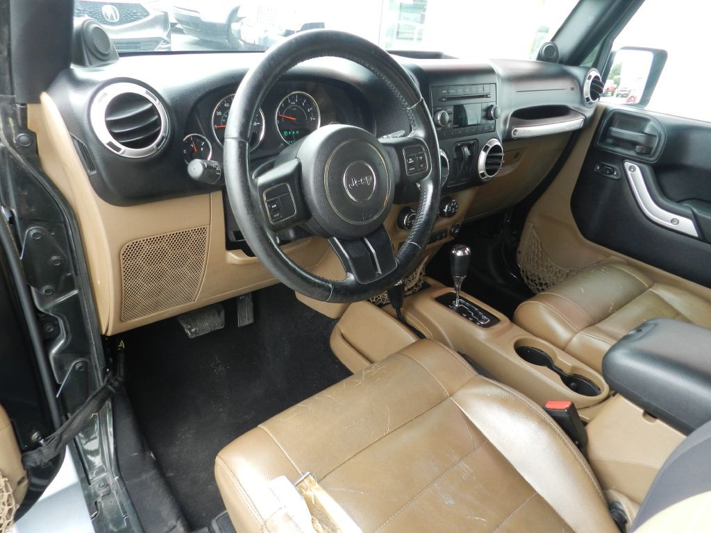 2012 Jeep Wrangler Image 9
