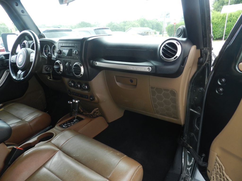 2012 Jeep Wrangler Image 13