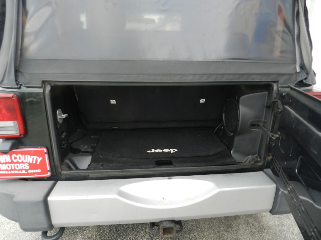 2012 Jeep Wrangler Image 14