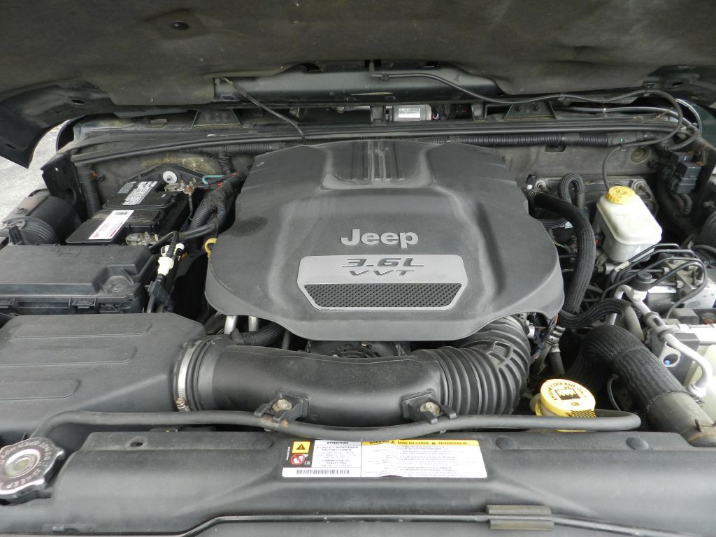 2012 Jeep Wrangler Image 17