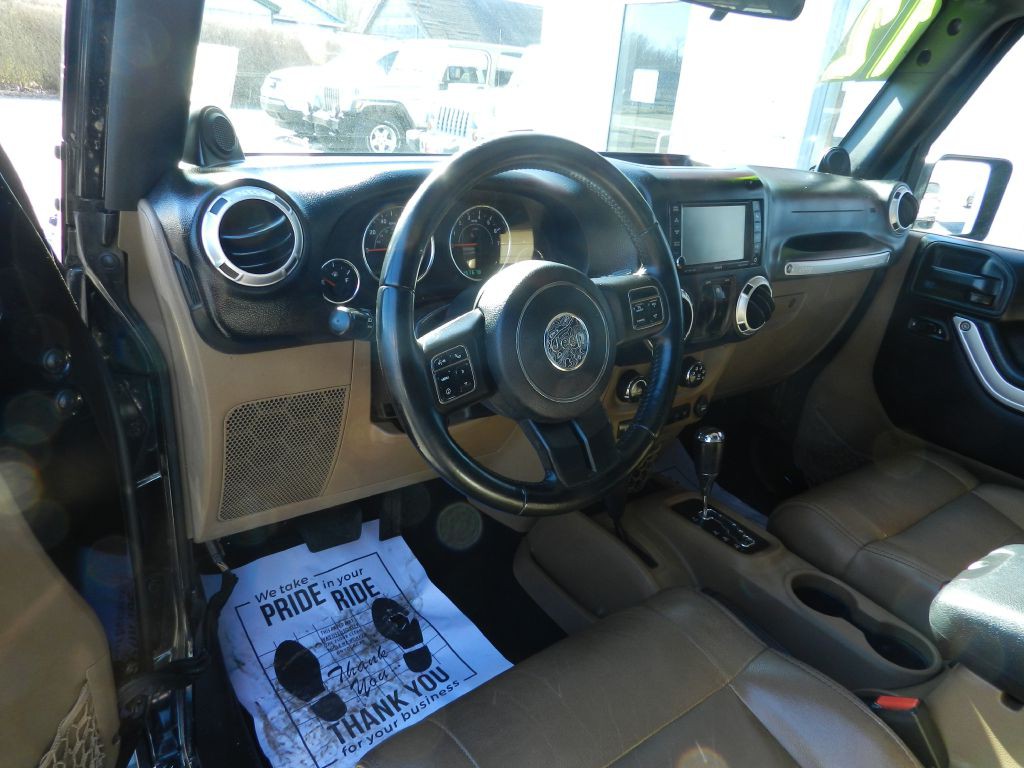 2012 Jeep Wrangler Image 9