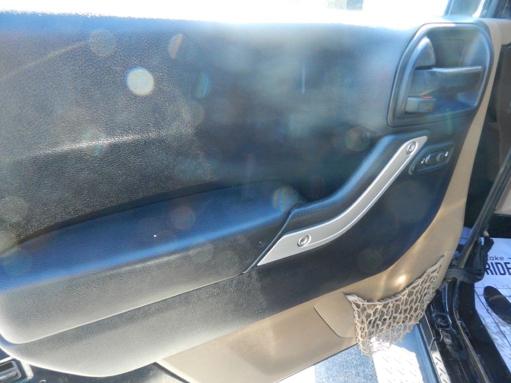 2012 Jeep Wrangler Image 16