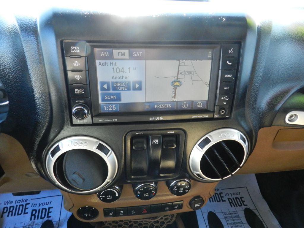 2012 Jeep Wrangler Image 17