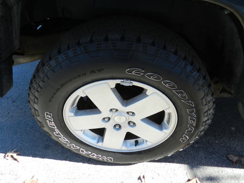 2012 Jeep Wrangler Image 22