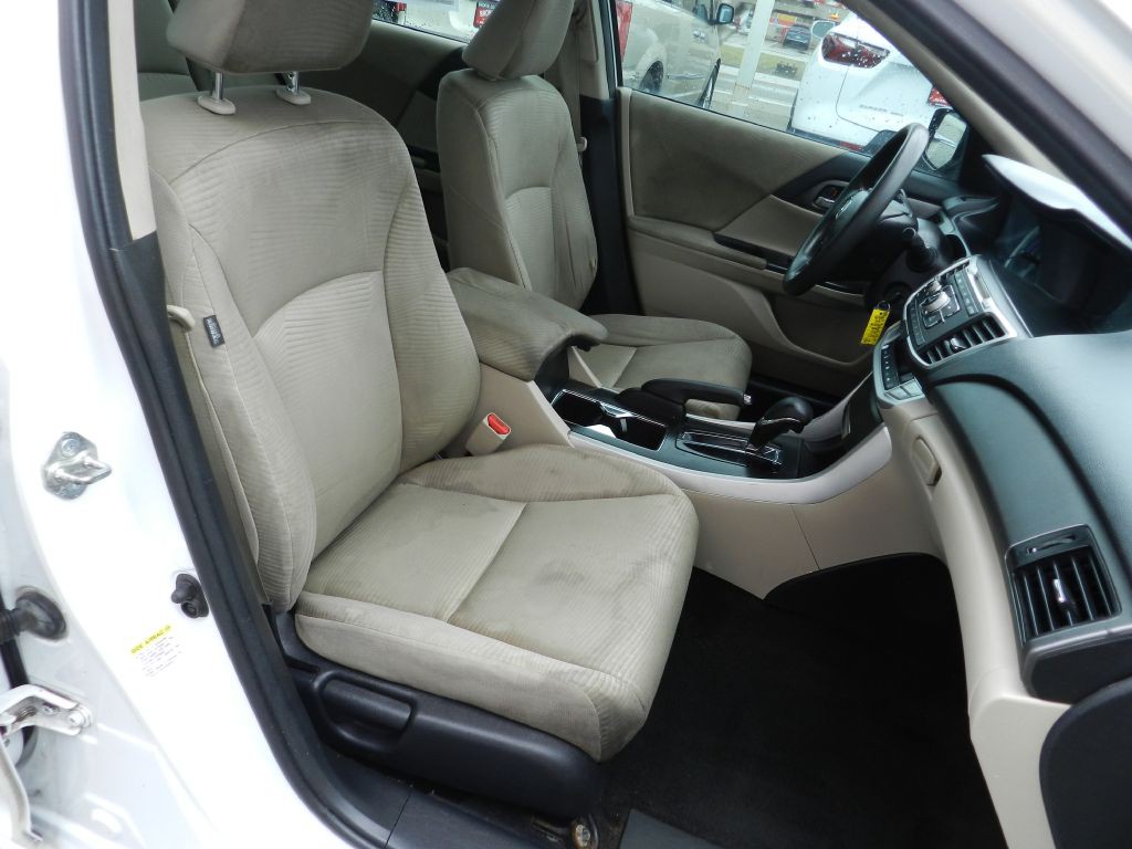 2015 Honda Accord Image 11