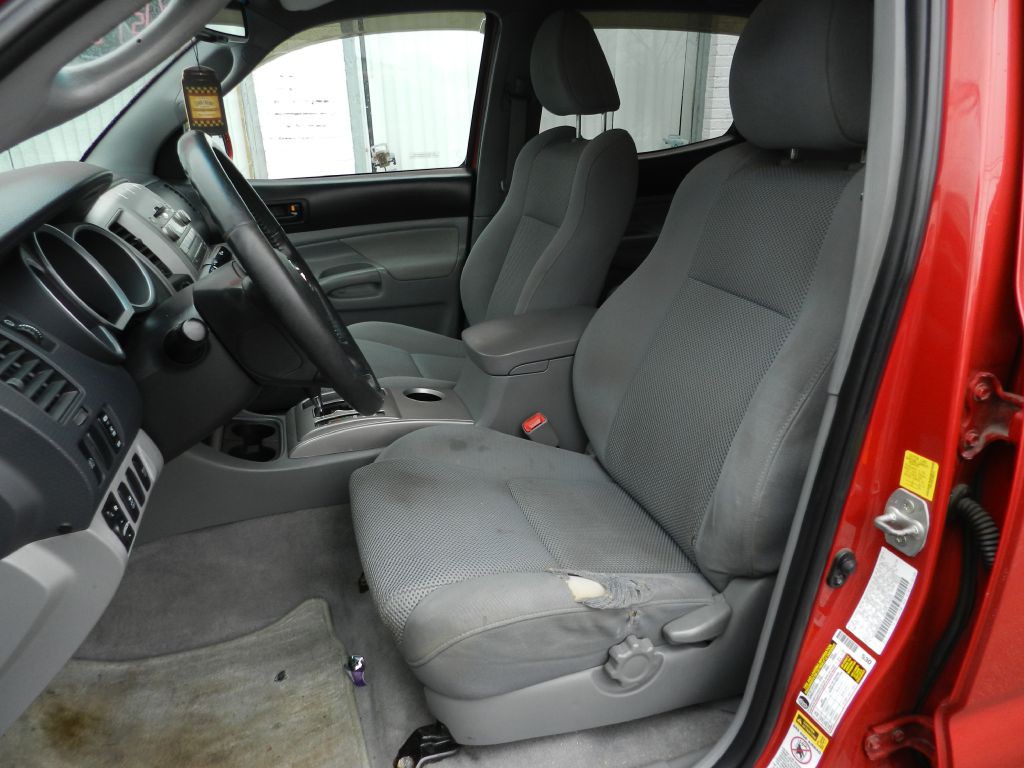 2010 Toyota Tacoma Image 2