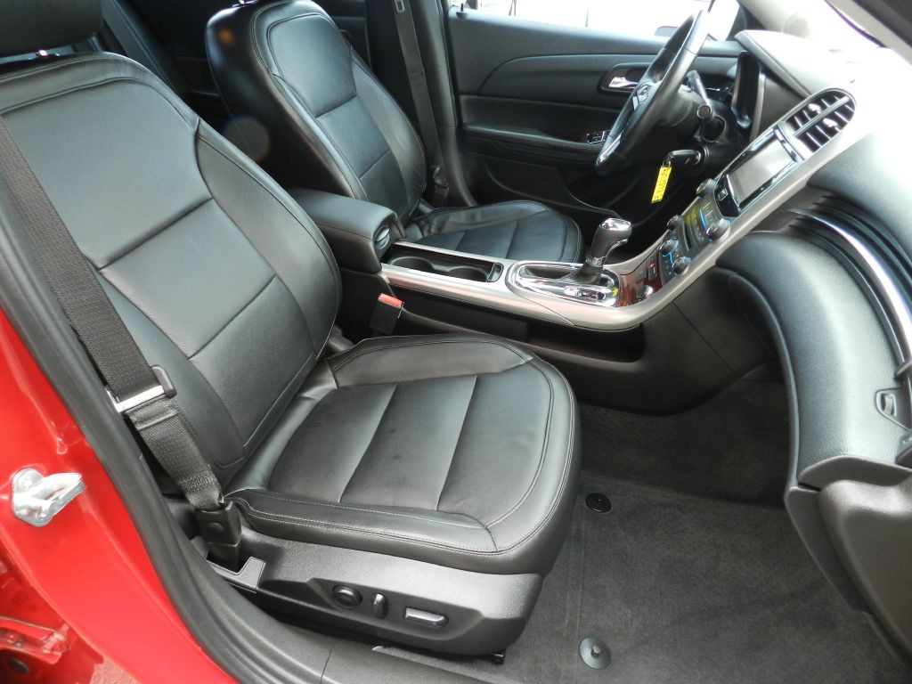 2013 Chevrolet Malibu Image 11