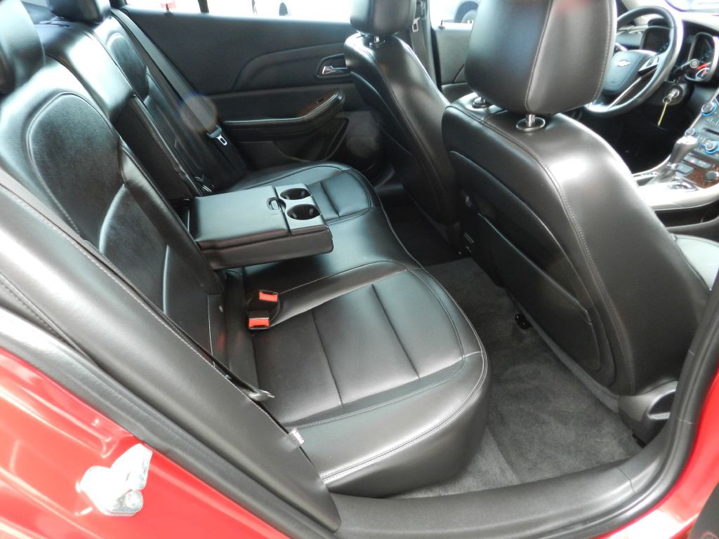 2013 Chevrolet Malibu Image 12