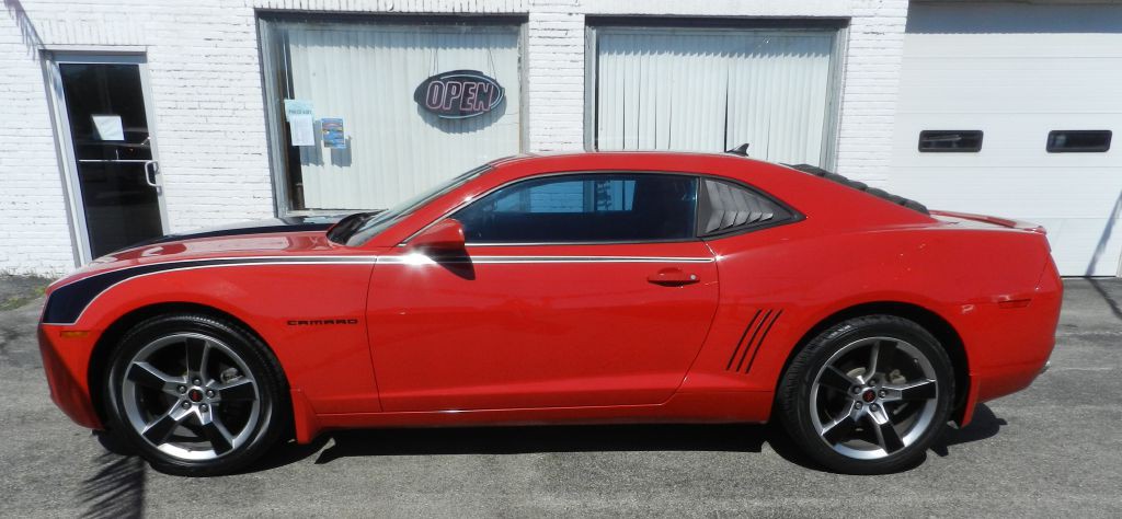 2011 Chevrolet Camaro Image 2